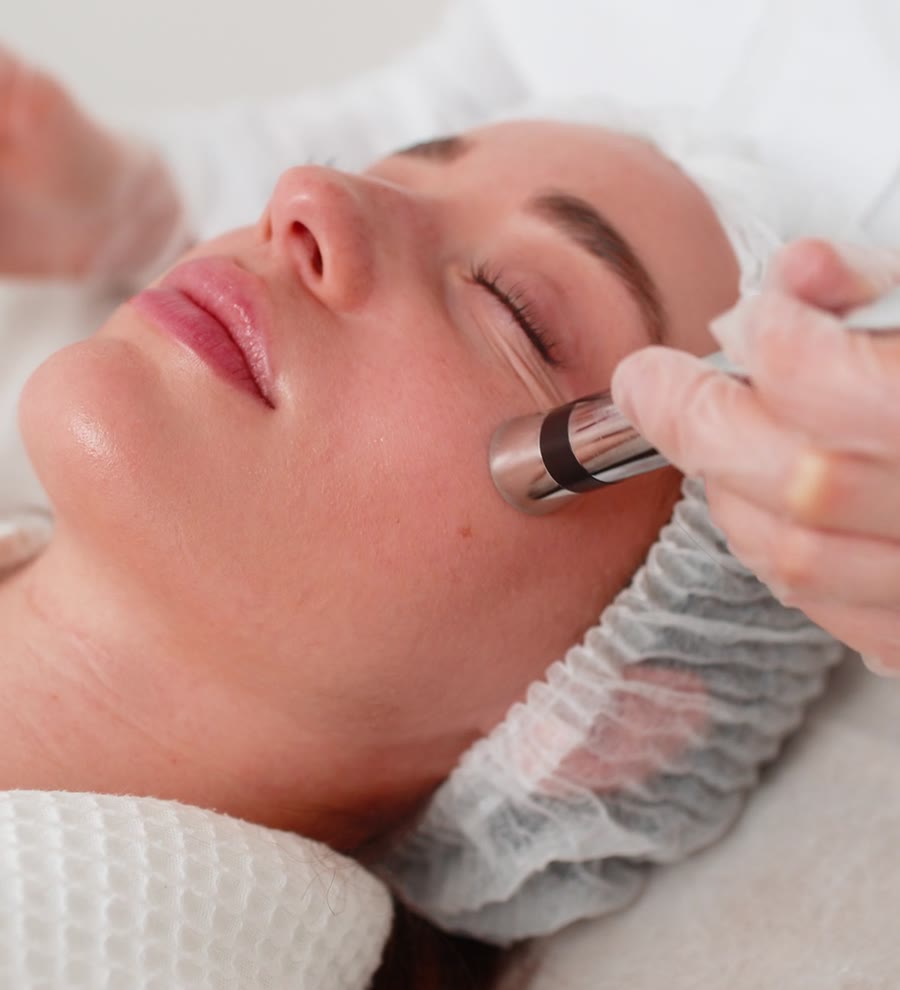Nano infusion pen on the cheek